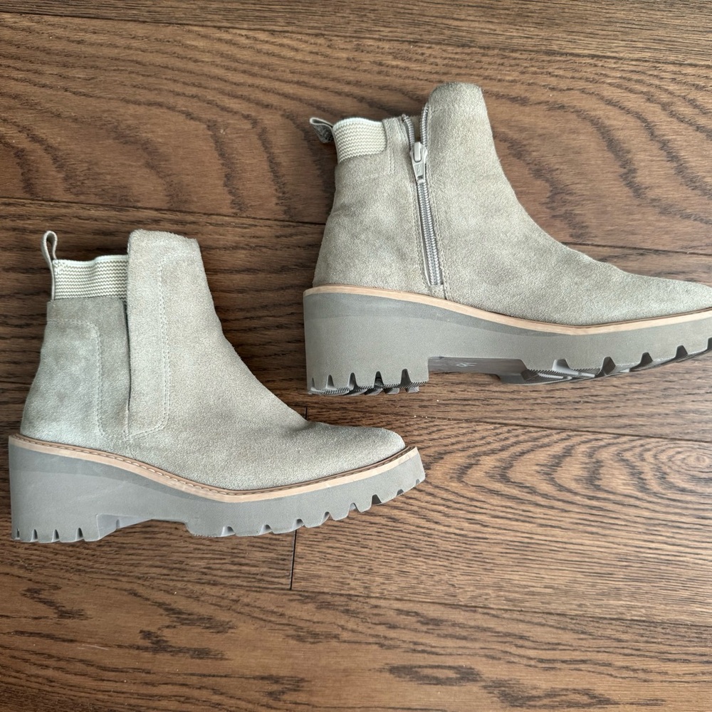 Santorini Lug sole waterproof suede  Women's Ankle Boots - tan - 6M